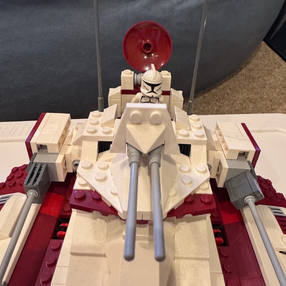Lego Star Wars: Republic Fighter Tank (7679) - Picture 8 of 9